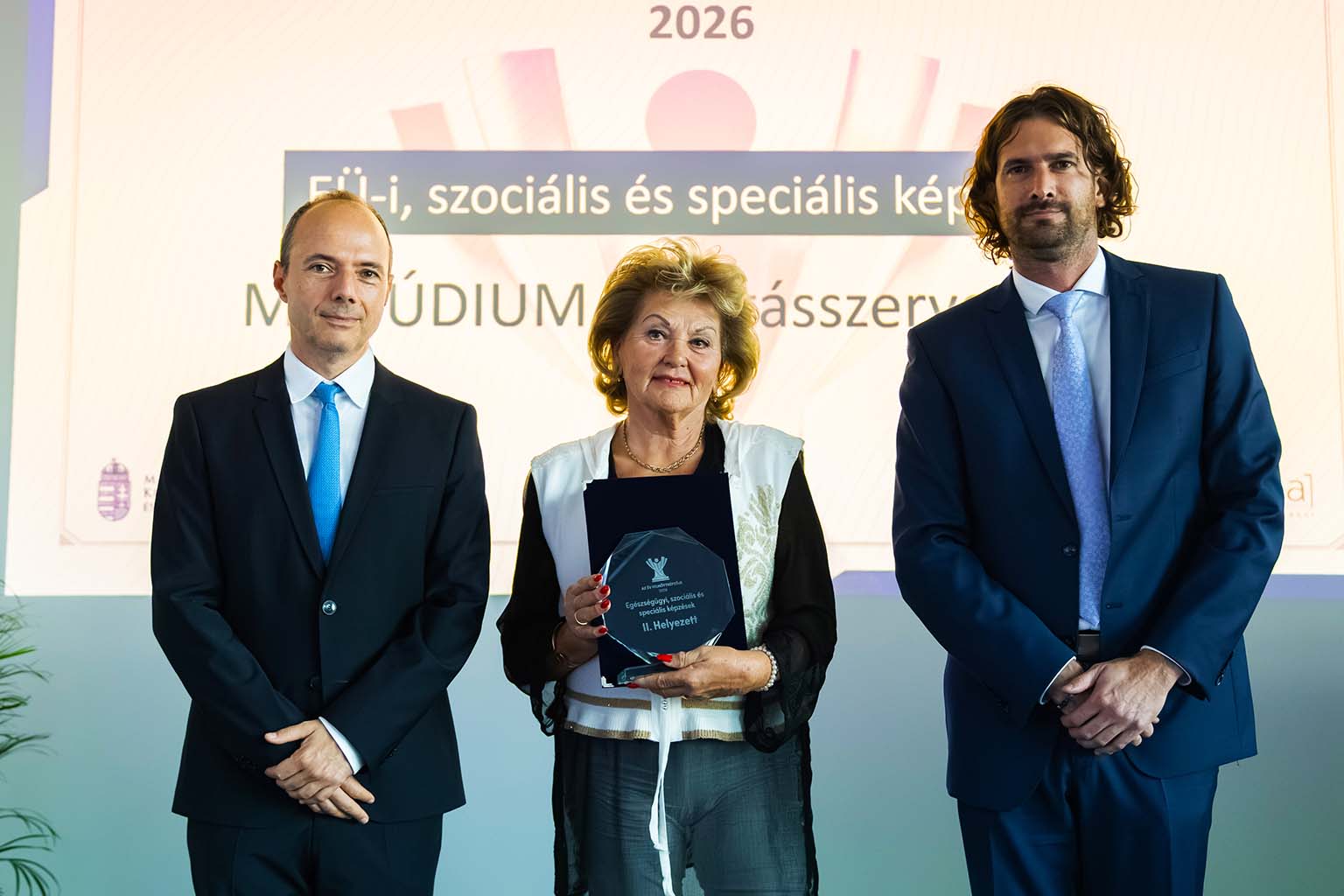 M-ST&Uacute;DIUM: II. helyez&eacute;s az &Eacute;v Felnőttk&eacute;pzője 2026 d&iacute;j&aacute;tad&oacute;n